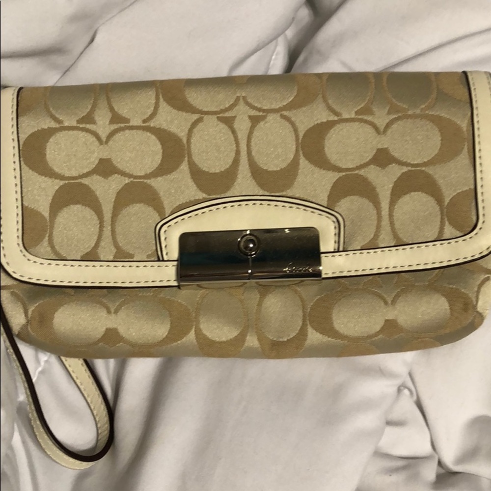Coach Wristlet Purse!
